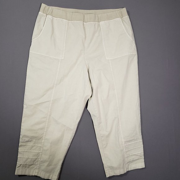 Chico's Pants & Jumpsuits Chicos Zenergy Square Pocket Crop Capris